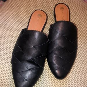 Big Buddha slides size 6 good condition.